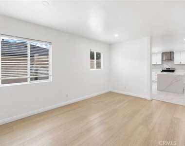 7035 Calhoun Avenue - Photo Thumbnail 3