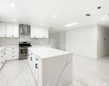 7035 Calhoun Avenue - Photo Thumbnail 5