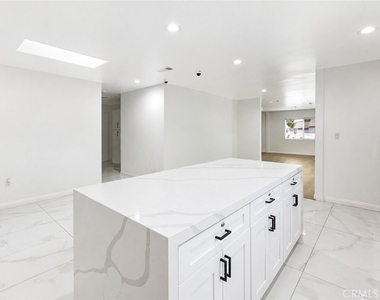 7035 Calhoun Avenue - Photo Thumbnail 7