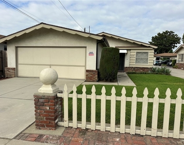 6235 Oak - Photo Thumbnail 3