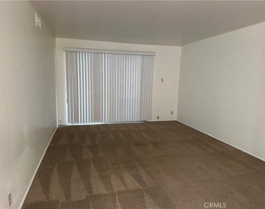 6235 Oak - Photo Thumbnail 5