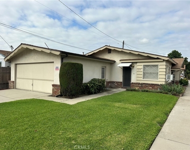 6235 Oak - Photo Thumbnail 4