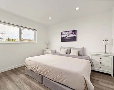 1443 25th Street - Photo Thumbnail 6