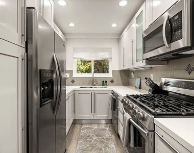 1443 25th Street - Photo Thumbnail 7