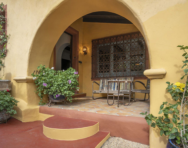 176 N Orange Drive - Photo Thumbnail 37