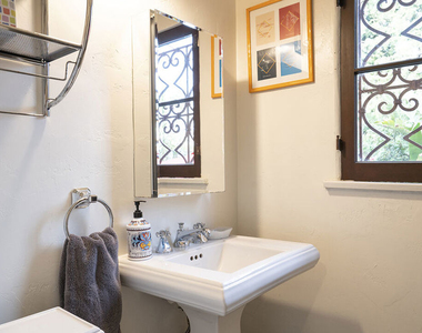 176 N Orange Drive - Photo Thumbnail 26