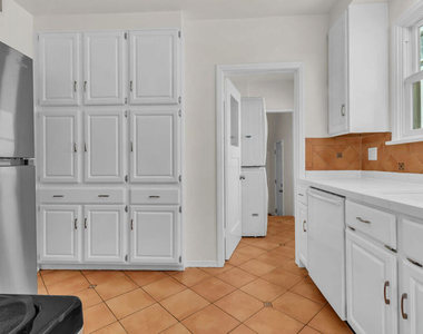 8349 W 4th Street - Photo Thumbnail 16