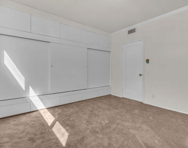 8349 W 4th Street - Photo Thumbnail 22