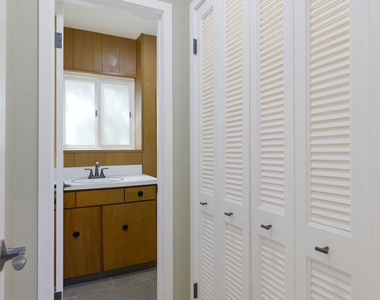 3602 S Lankershim Boulevard - Photo Thumbnail 15