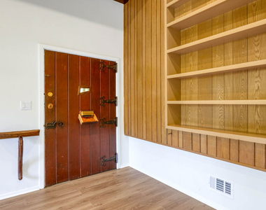 3602 S Lankershim Boulevard - Photo Thumbnail 11