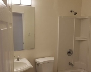 11059 Califa Street - Photo Thumbnail 17