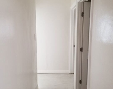 11059 Califa Street - Photo Thumbnail 16