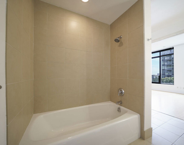 1111 S Grand Avenue - Photo Thumbnail 8