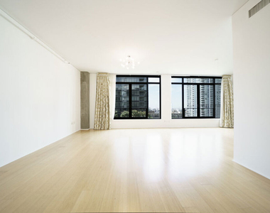 1111 S Grand Avenue - Photo Thumbnail 3