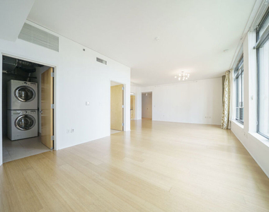 1111 S Grand Avenue - Photo Thumbnail 6