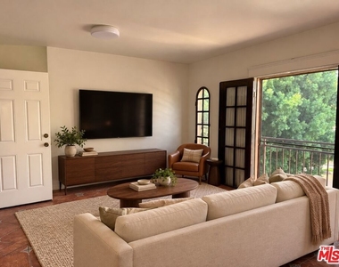 2646 Kenwood Ave - Photo Thumbnail 2