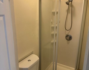 2646 Kenwood Ave - Photo Thumbnail 11