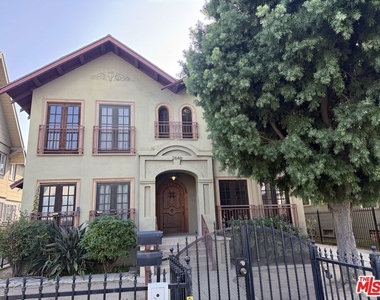2646 Kenwood Ave - Photo Thumbnail 17