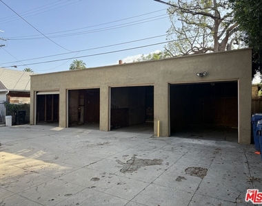 2646 Kenwood Ave - Photo Thumbnail 19