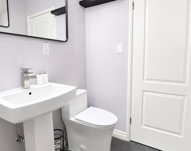 5218 Navarro Street - Photo Thumbnail 8