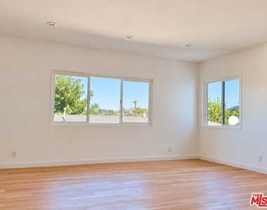 1491 Scott Ave - Photo Thumbnail 1