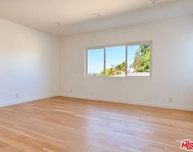 1491 Scott Ave - Photo Thumbnail 3