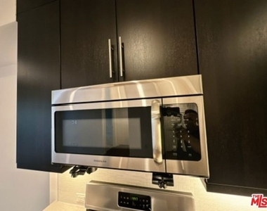 5825 Cameford - Photo Thumbnail 10
