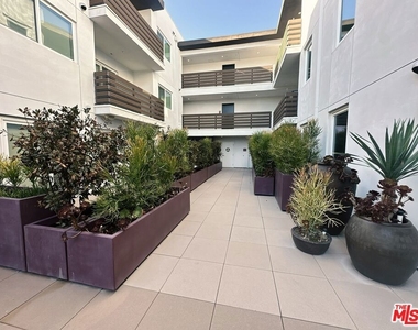 5825 Cameford - Photo Thumbnail 26