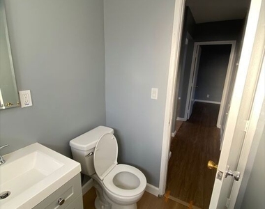 218 E 81st Street - Photo Thumbnail 5