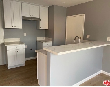 218 E 81st Street - Photo Thumbnail 8