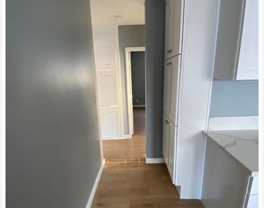 218 E 81st Street - Photo Thumbnail 2
