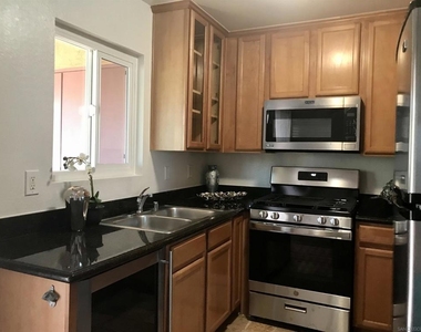 526 Calle Montecito - Photo Thumbnail 14