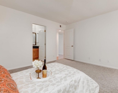 526 Calle Montecito - Photo Thumbnail 8