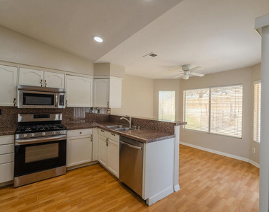44435 Buttercup Lane - Photo Thumbnail 5