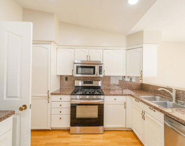 44435 Buttercup Lane - Photo Thumbnail 6