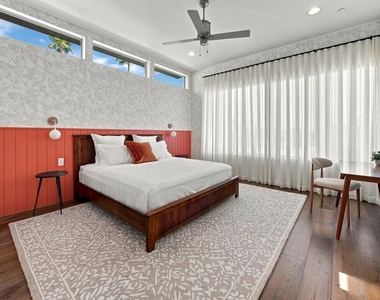 1000 Surrey Lane - Photo Thumbnail 3