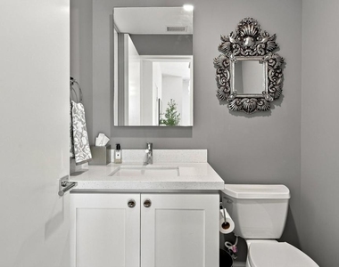 1000 Surrey Lane - Photo Thumbnail 23
