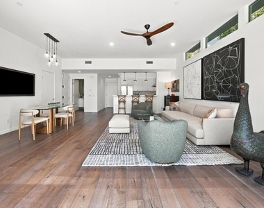 1000 Surrey Lane - Photo Thumbnail 15