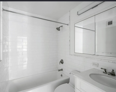 East 76 Street and 5 Ave  - Photo Thumbnail 6