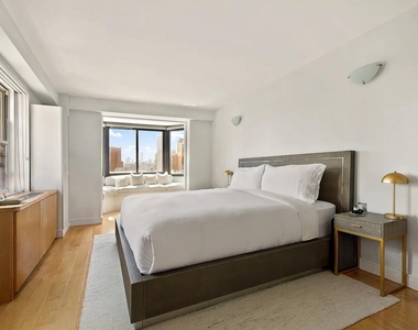 137 East 36th Street - Photo Thumbnail 3