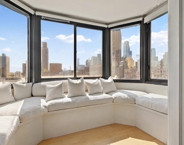 137 East 36th Street - Photo Thumbnail 1