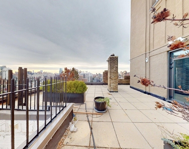 Second Avenue - Photo Thumbnail 11