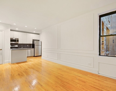 East 70th Street - Photo Thumbnail 7