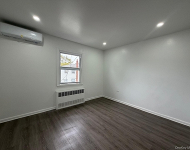 19 Gibson Boulevard - Photo Thumbnail 14