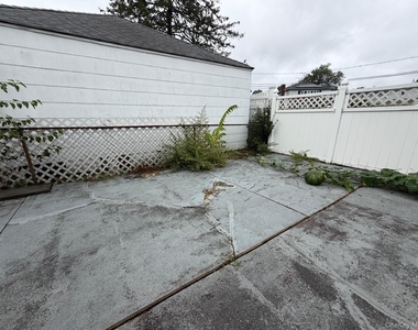 19 Gibson Boulevard - Photo Thumbnail 18