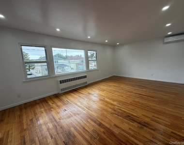 19 Gibson Boulevard - Photo Thumbnail 2