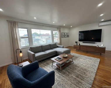 19 Gibson Boulevard - Photo Thumbnail 1