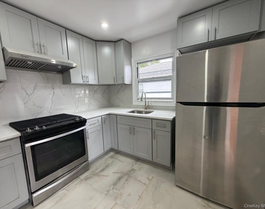 19 Gibson Boulevard - Photo Thumbnail 20