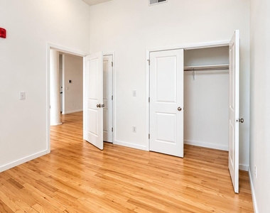 155 S River St - Photo Thumbnail 4