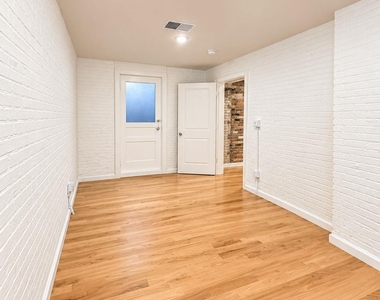 155 S River St - Photo Thumbnail 4